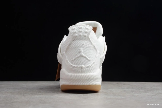 Chep Onekick x 4 'White' Levi's AO2571-100 Jordan Air 0525